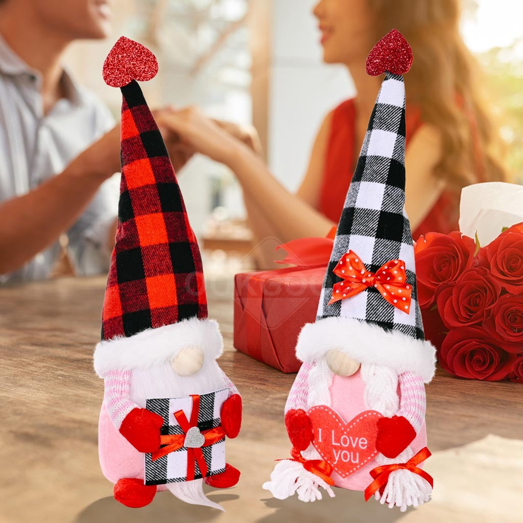I Love You - Adorable Plaid Hat Gnome Couple