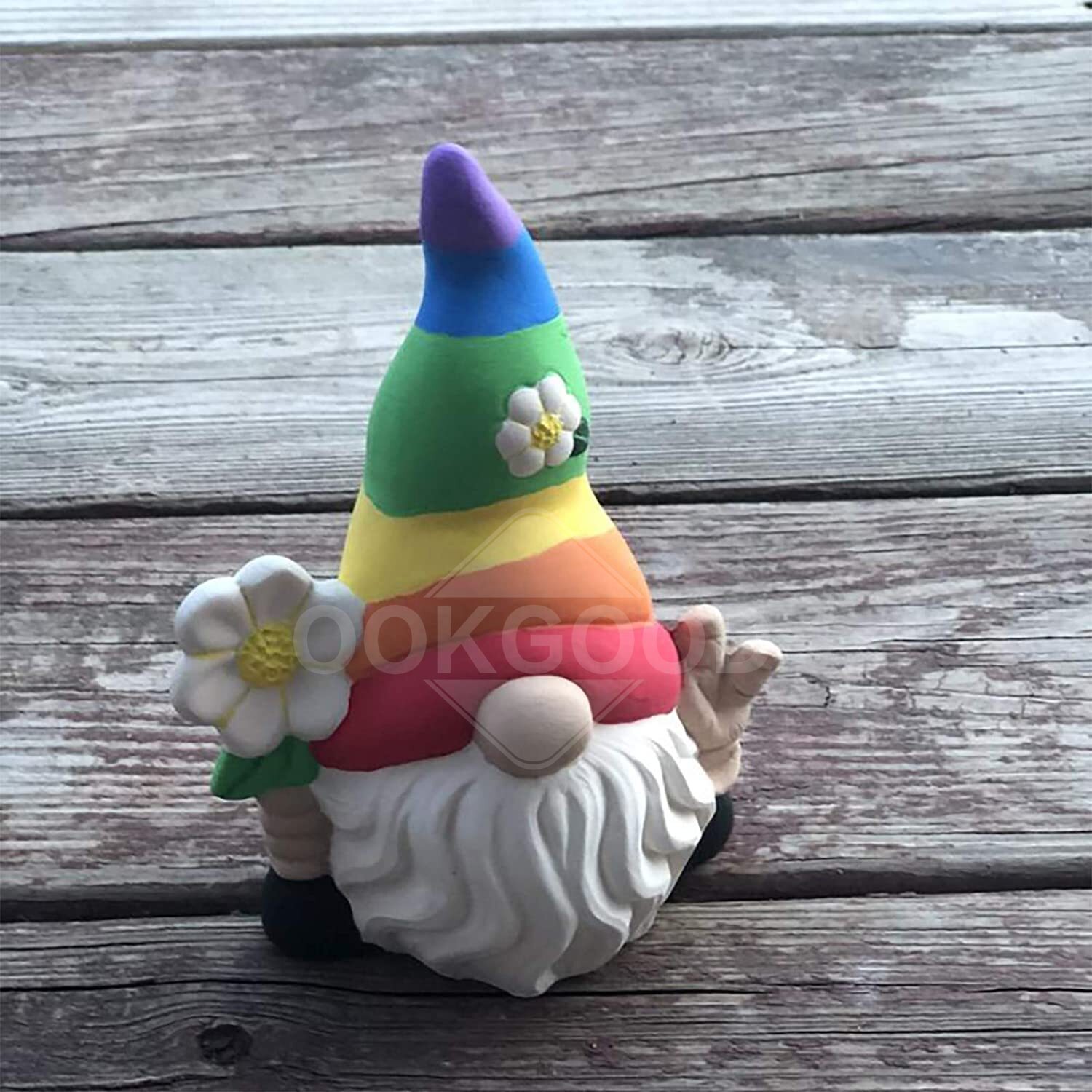 Lovely Resin Gnome Statue For Holiday Gift And Home Decoration